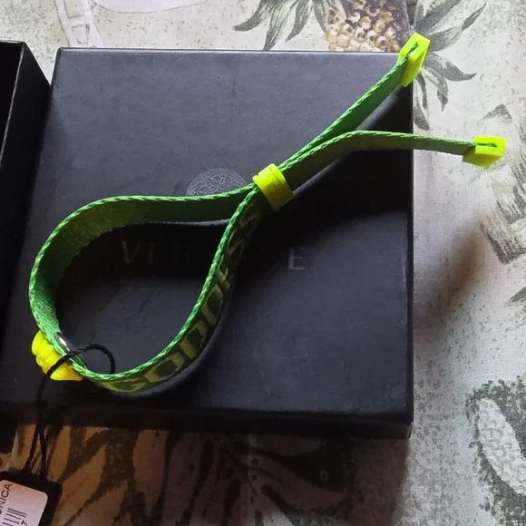 Versace Green Bracelet With The Iconic Medusa - Picture 6 of 6
